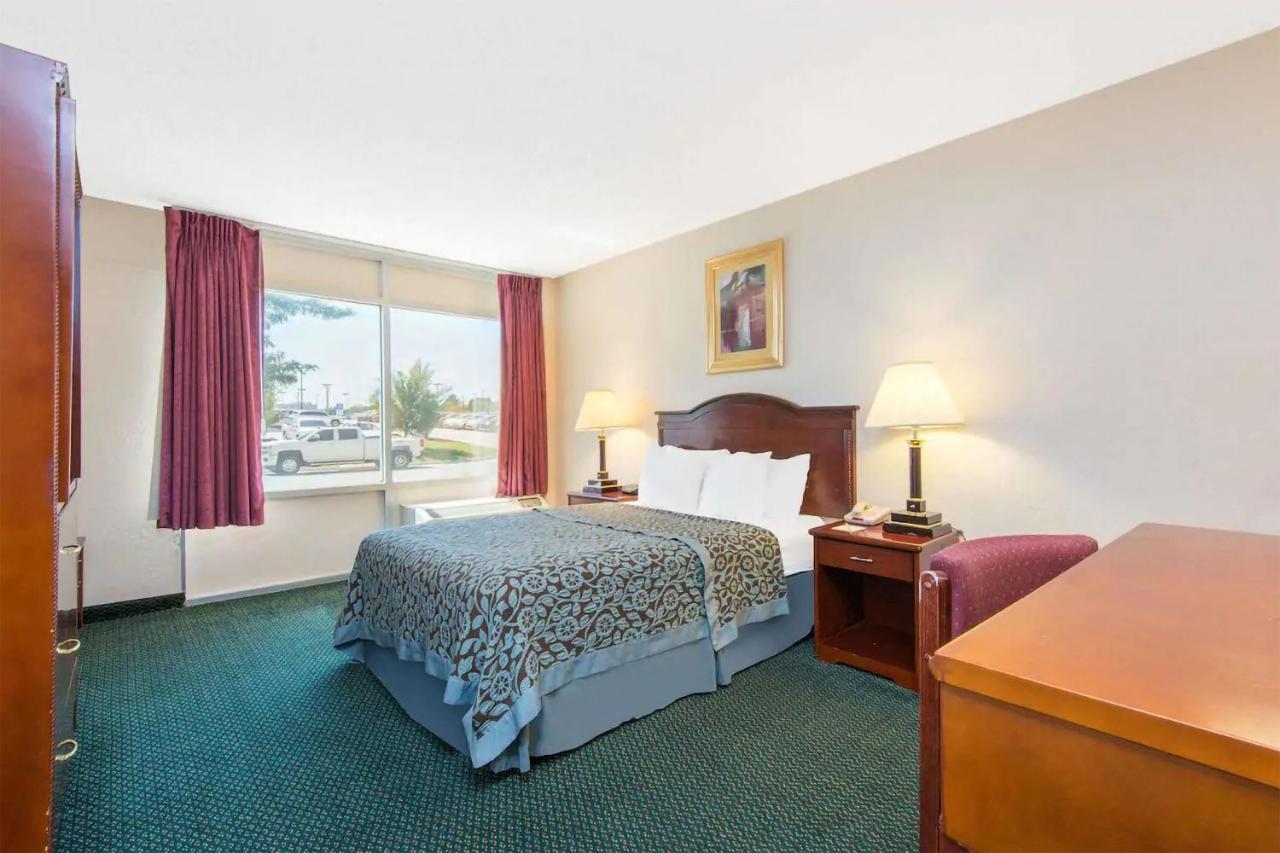 Blue Way Inn & Suites Wichita East 외부 사진